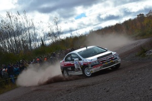 Murase/Wright on their way to 2WD honours in the Civic Si (photo by Kozaki Photo Service)